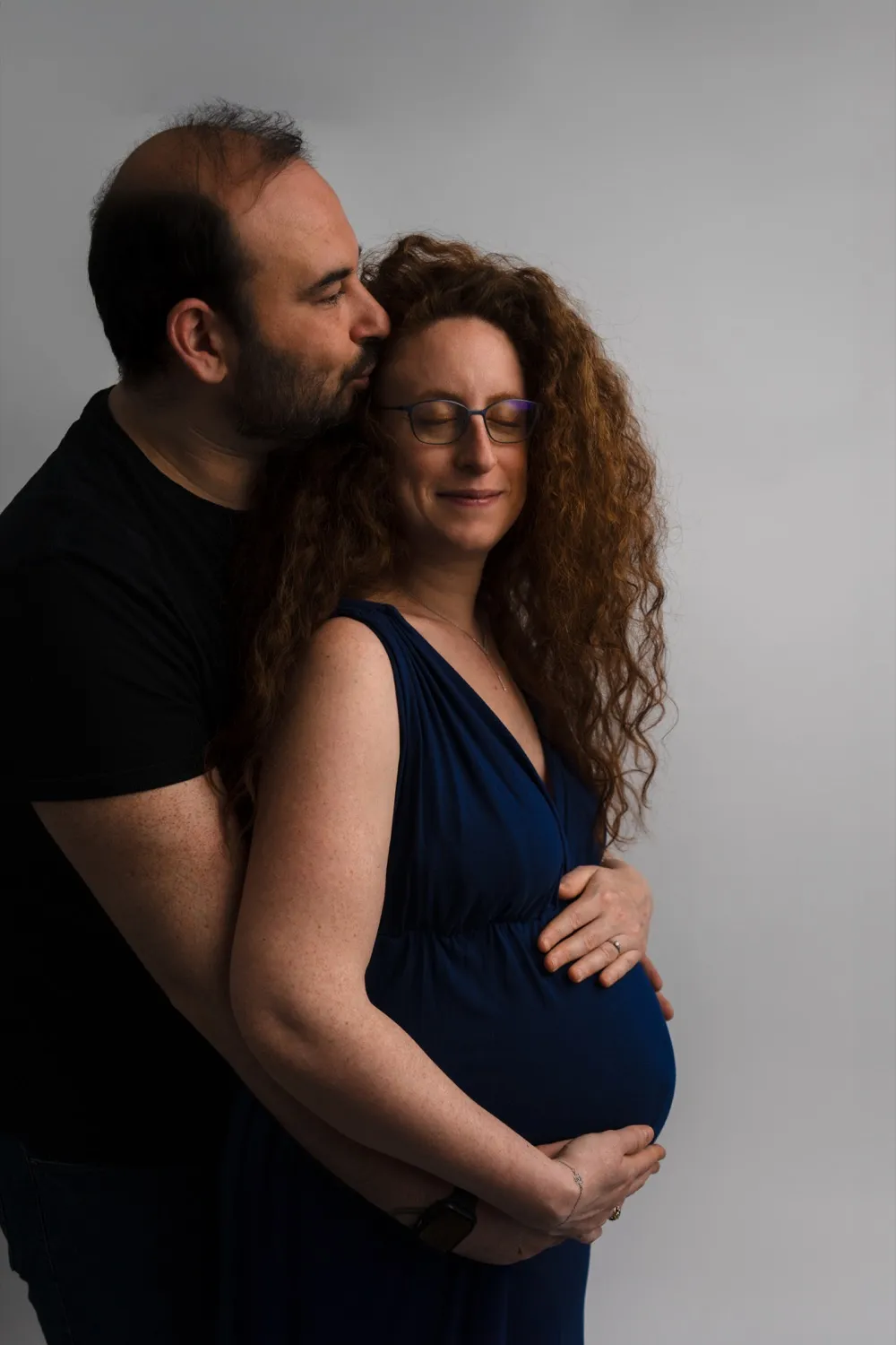 Photo grossesse studio lumière douce