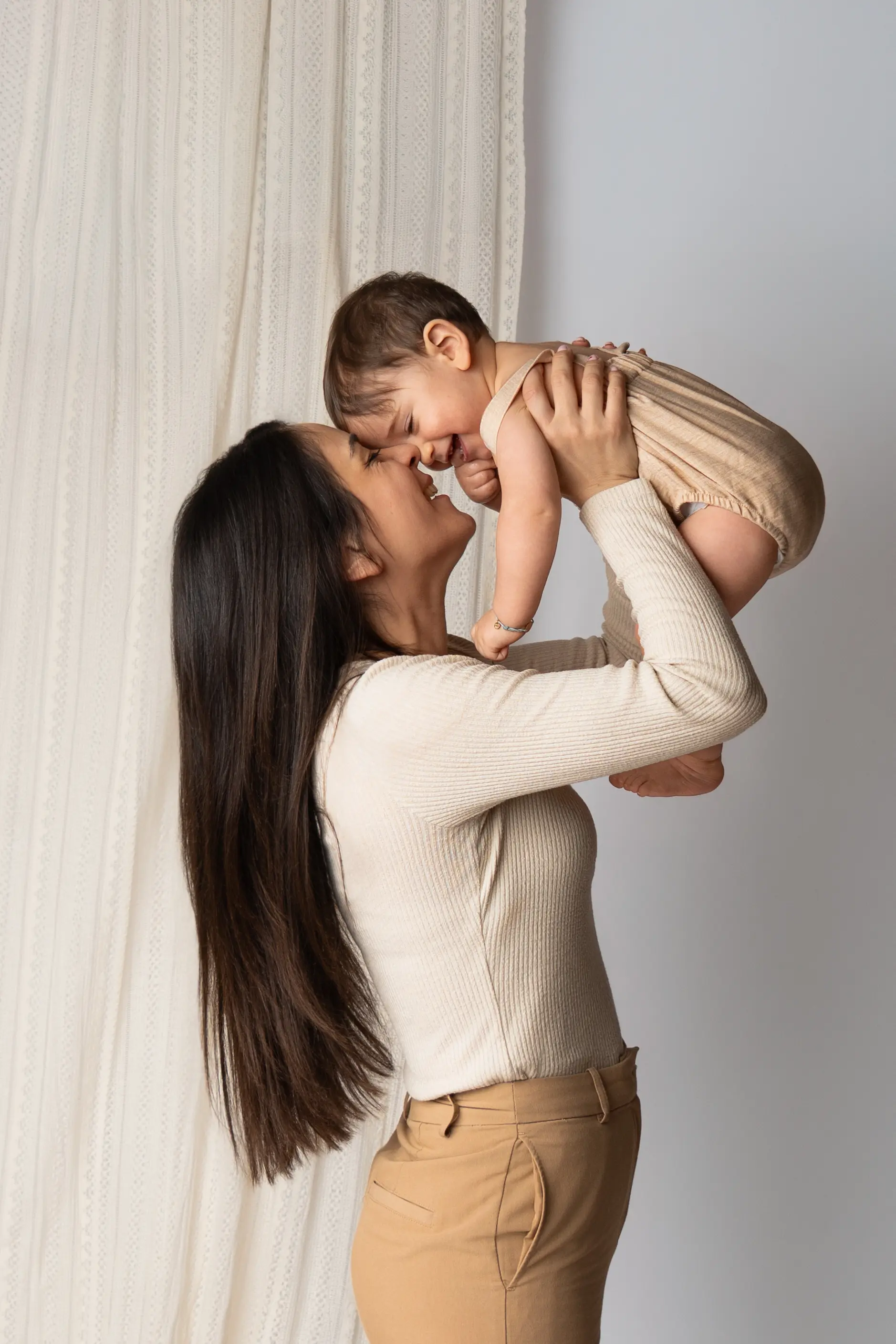 Mini séance Fête des Mères — portrait maman studio Aix